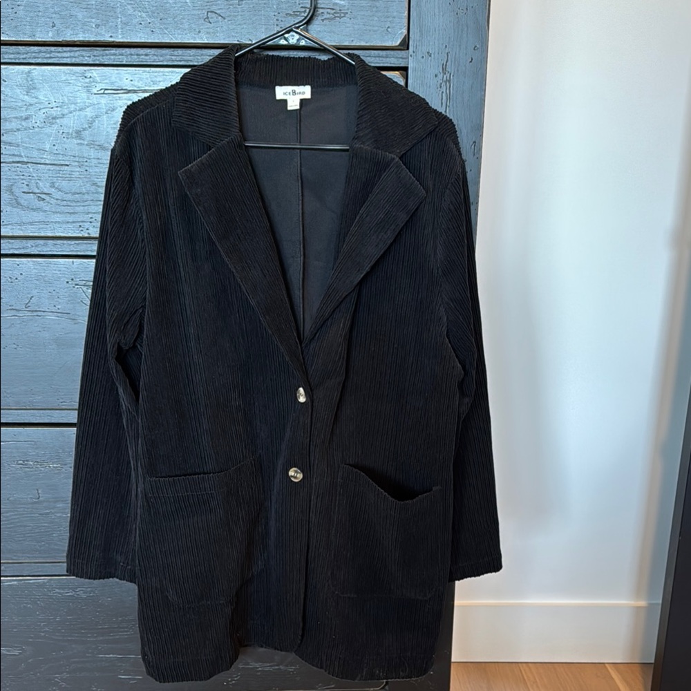 NWOT Corduroy Black Classic Blazer with Structured Shoulders